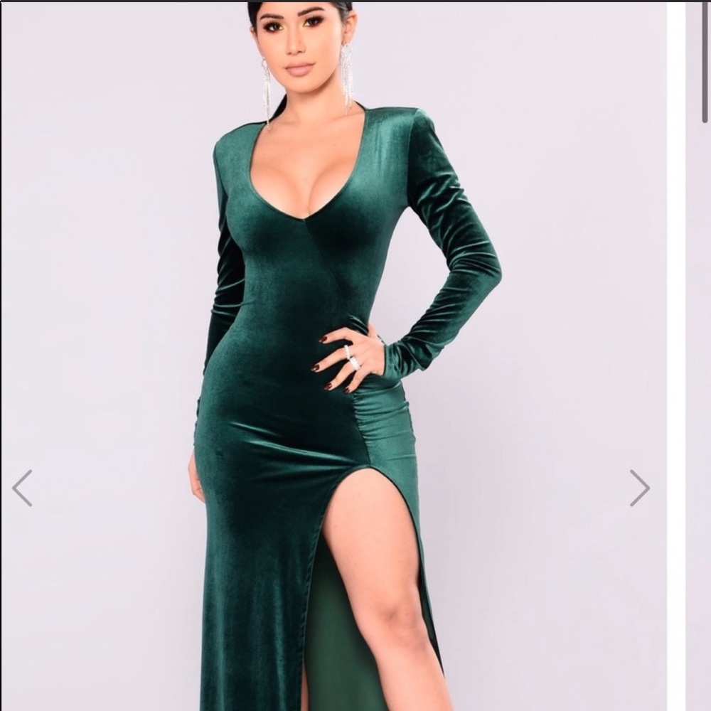 Fashion Nova - green long sleeve velvet dress